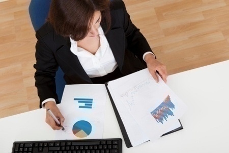 businesswoman_preparing_work