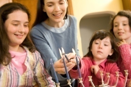 Hanukkah_menorah