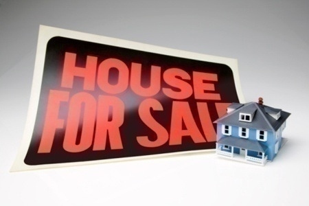 house_for_sale_sign_model_house