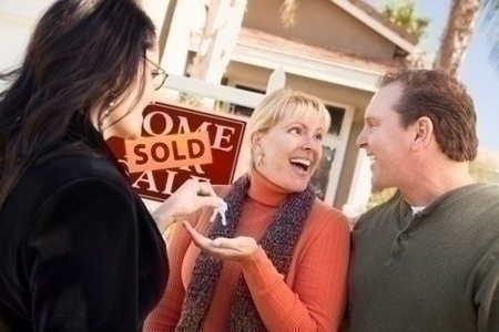 purchase_market_agent_couple