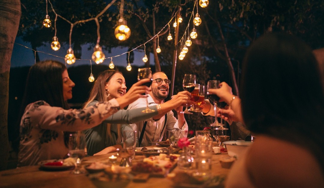 7 Tips to Hosting a Summer Party