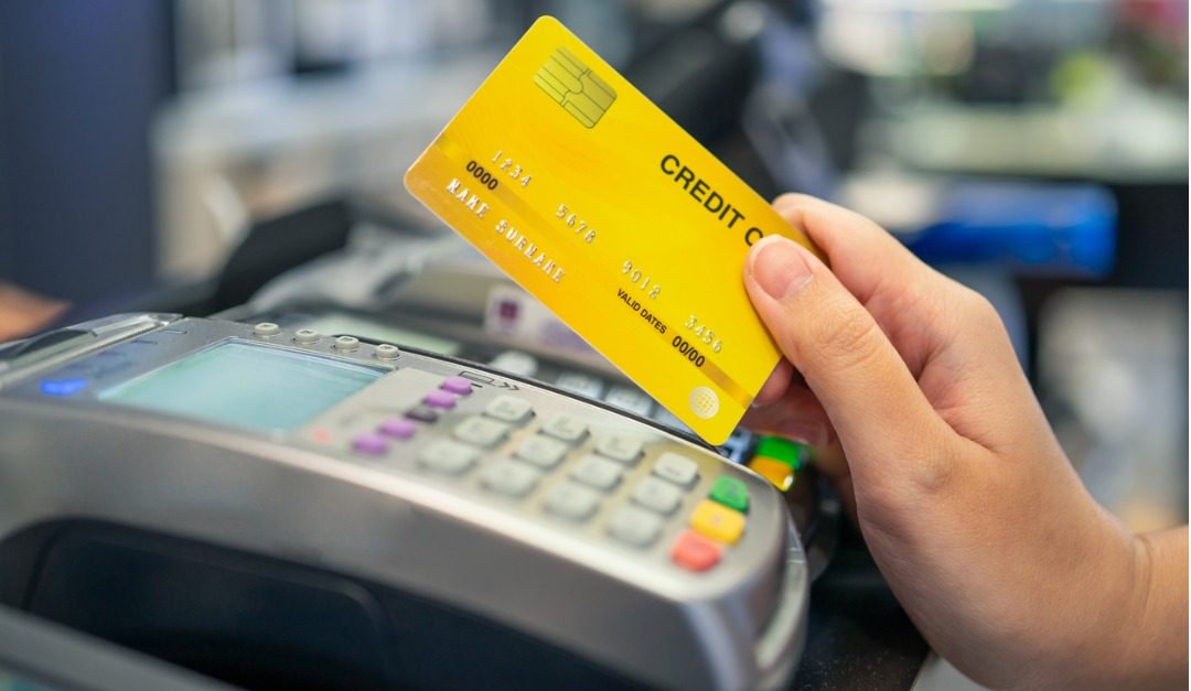 Why You Should Avoid Using Credit Cards When Shopping For A House Rismedia