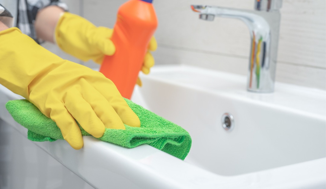 https://www.rismedia.com/wp-content/uploads/2023/12/man-doing-chores-cleaning-bathroom-at-home-cropped-view-of-woman-in-rubber-gloves-wet-rag.jpg_s1024x1024wisk20cnnqbOst3ZAPwNe_vfRyfPyM-vHYnwkSS308mQ-uTOFE.jpg